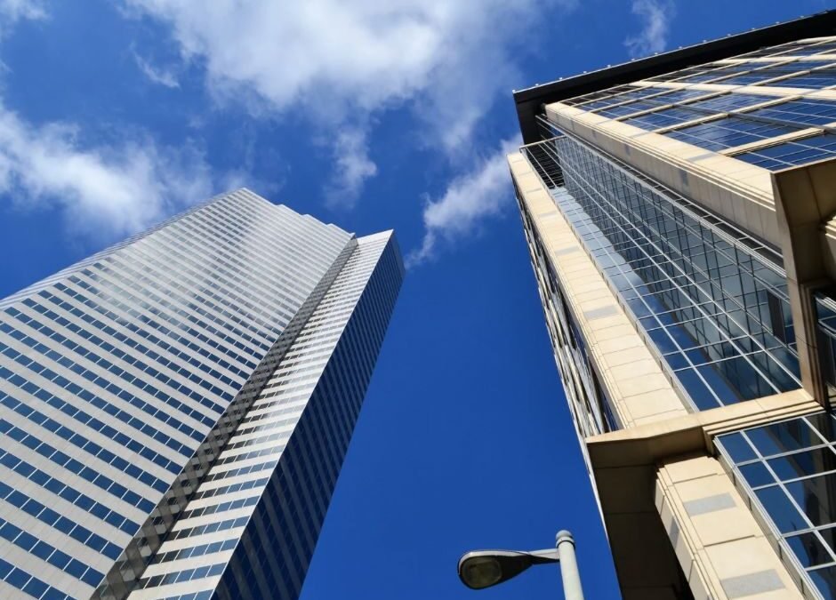 Cómo los Transformadores Mejoran la Eficiencia Energética en Edificios Comerciales
